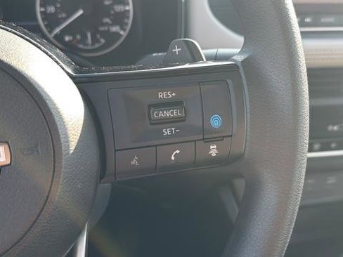 Used 2023 Nissan Rogue SV AWD/4WD image 22
