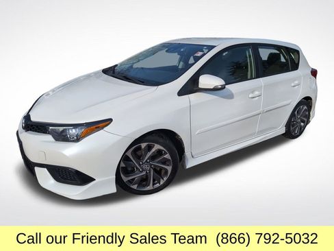 Used 2018 Toyota Corolla iM image 1