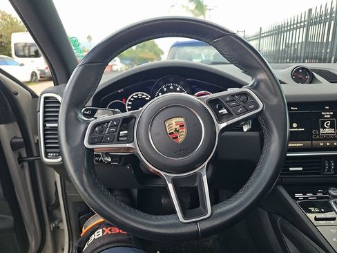 Used 2023 Porsche Cayenne image 6