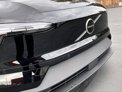 New 2026 Volvo EX30 Plus w/ Climate Package image 32