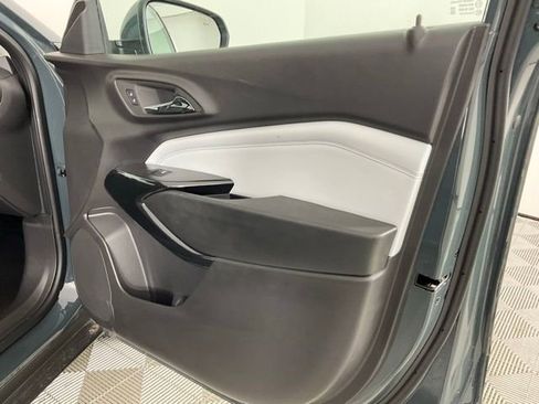 Used 2025 Chevrolet Trax LT w/ Driver Confidence Package image 17