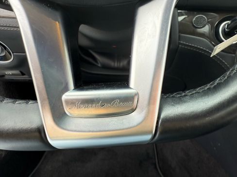 Used 2013 Mercedes-Benz SL 550 image 17