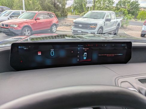 Certified 2025 Ford Expedition Platinum image 22