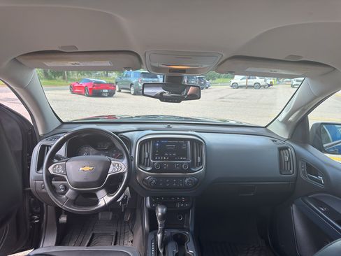 Used 2022 Chevrolet Colorado Z71 w/ Trail Boss Package AWD/4WD image 21