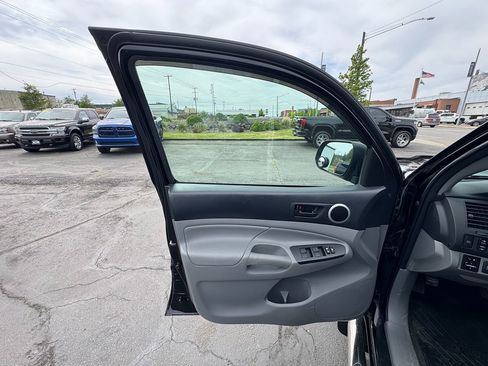 Used 2015 Toyota Tacoma 4x4 Double Cab image 27
