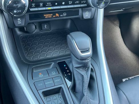 Certified 2022 Toyota RAV4 XLE Premium FWD image 25