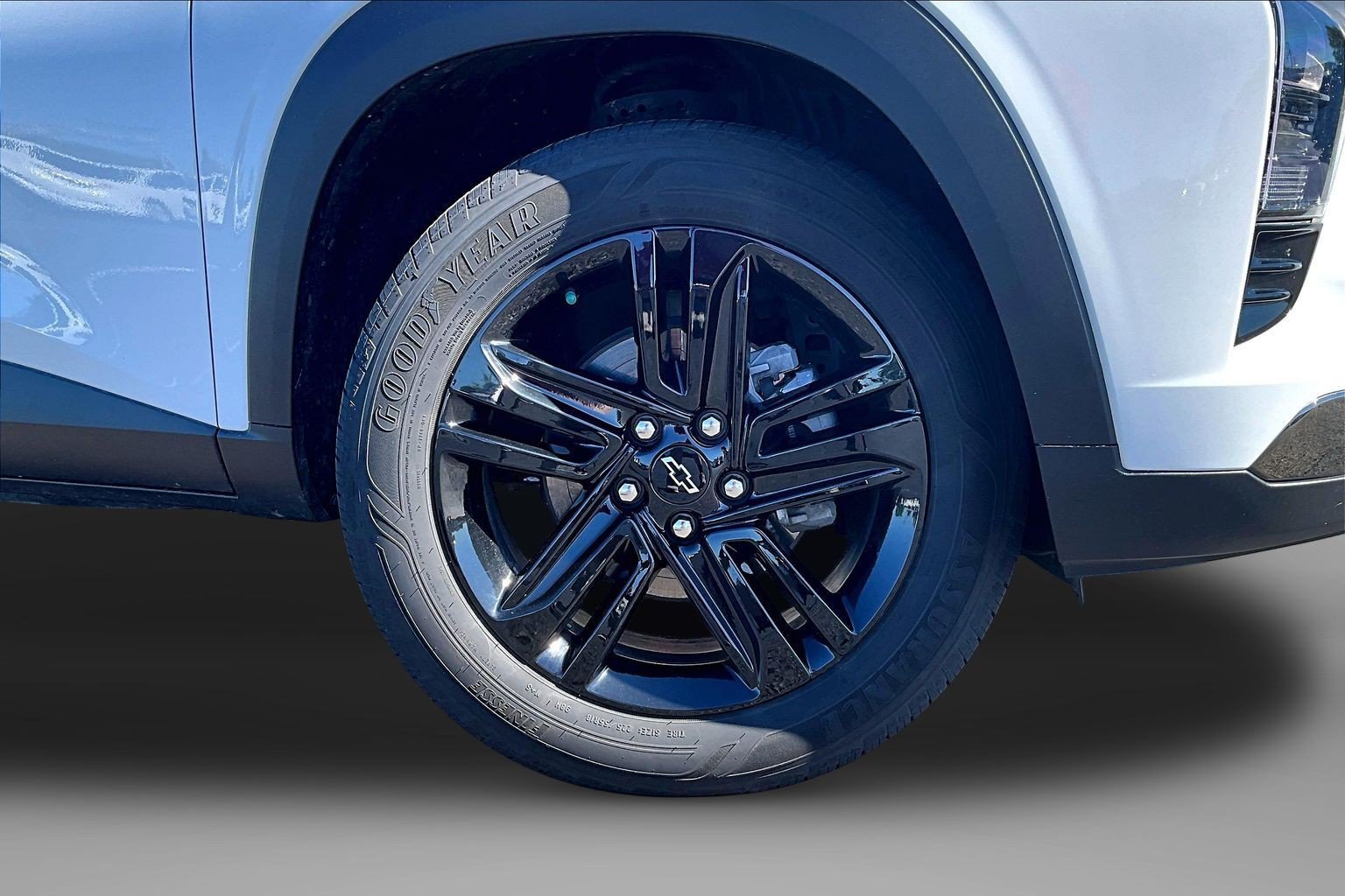 Used 2025 Chevrolet Trax ACTIV FWD image 9
