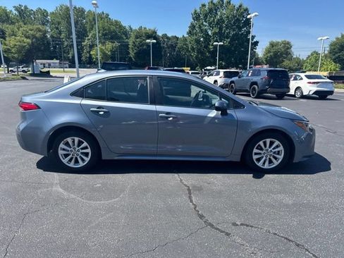 Used 2024 Toyota Corolla LE w/ LE Convenience Package FWD image 2