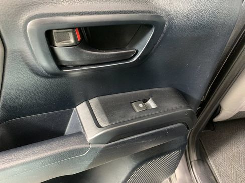 Used 2016 Toyota Tacoma SR RWD image 27
