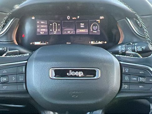 New 2025 Jeep Grand Cherokee L Laredo image 30