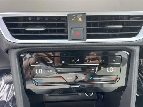 New 2026 Volkswagen Taos SE FWD image 29