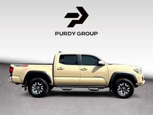 Certified 2018 Toyota Tacoma TRD Off-Road AWD/4WD image 9