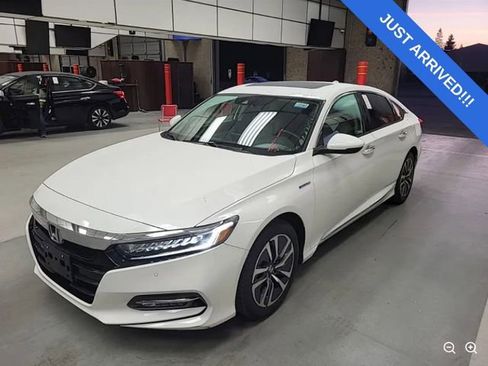 Used 2019 Honda Accord Touring image 2