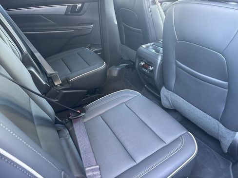 Used 2025 Buick Enclave Preferred AWD/4WD image 29