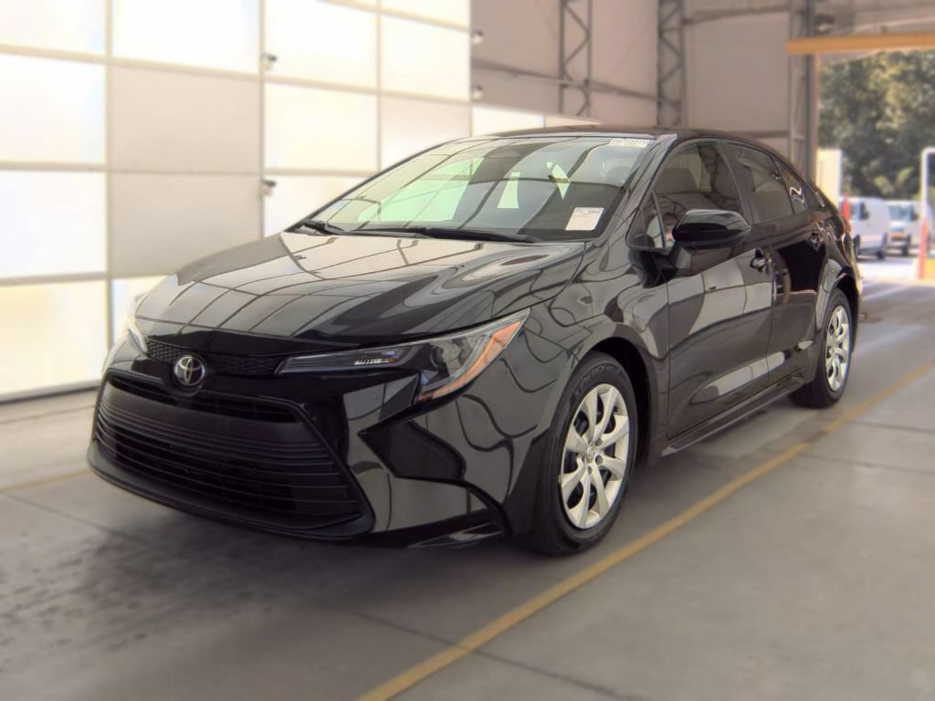 Used 2025 Toyota Corolla LE FWD image 1