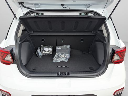 New 2026 Hyundai Venue SEL FWD image 9