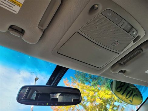 Used 2018 Nissan Pathfinder SL image 28