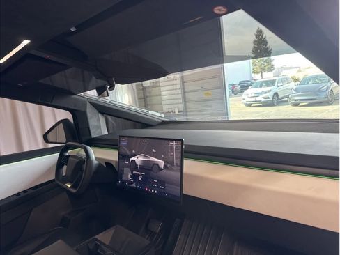 Used 2024 Tesla Cybertruck AWD Crew Cab image 12
