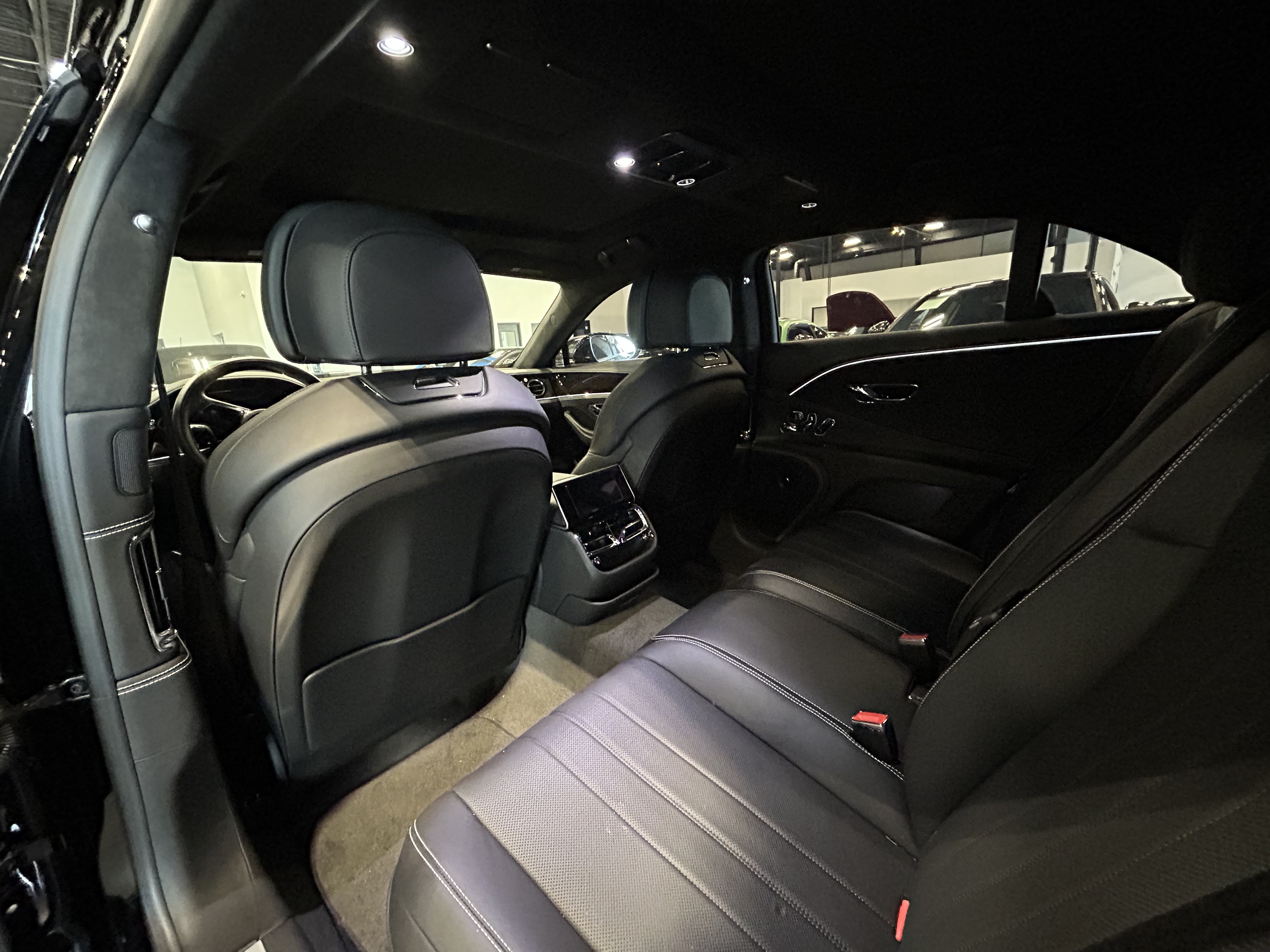Used 2021 Bentley Flying Spur V8 AWD/4WD image 14
