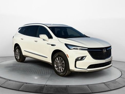 Used 2024 Buick Enclave Premium image 1