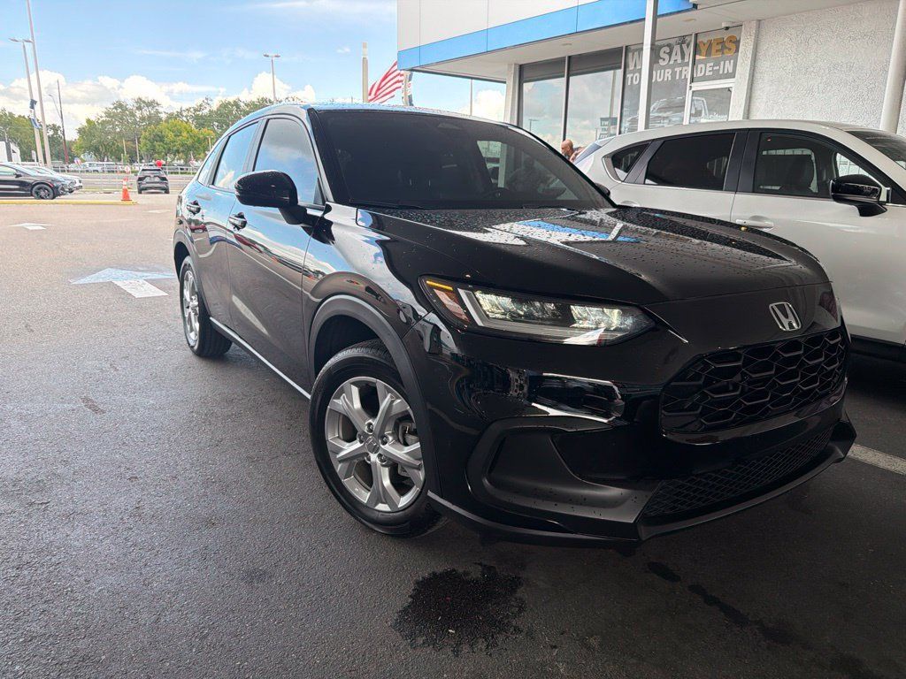 Used 2024 Honda HR-V LX image 3