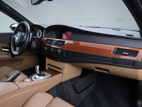 Used 2006 BMW M5 image 66