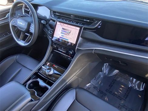 Used 2023 Jeep Grand Cherokee 4WD 4xe image 14