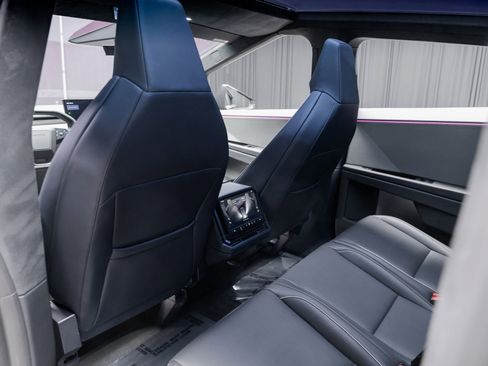 Used 2024 Tesla Cybertruck AWD Crew Cab image 54