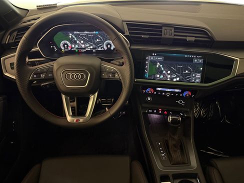Certified 2025 Audi Q3 2.0T Premium Plus w/ Premium Plus Package AWD/4WD image 28