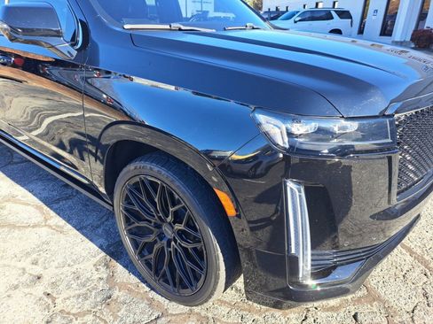 Used 2021 Cadillac Escalade ESV Sport Platinum image 15