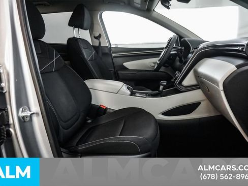 Used 2025 Toyota RAV4 XLE image 19