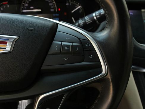 Used 2018 Cadillac XT5 AWD image 36