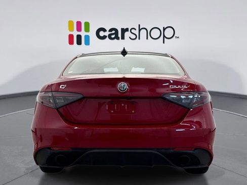 Used 2024 Alfa Romeo Giulia Veloce image 4