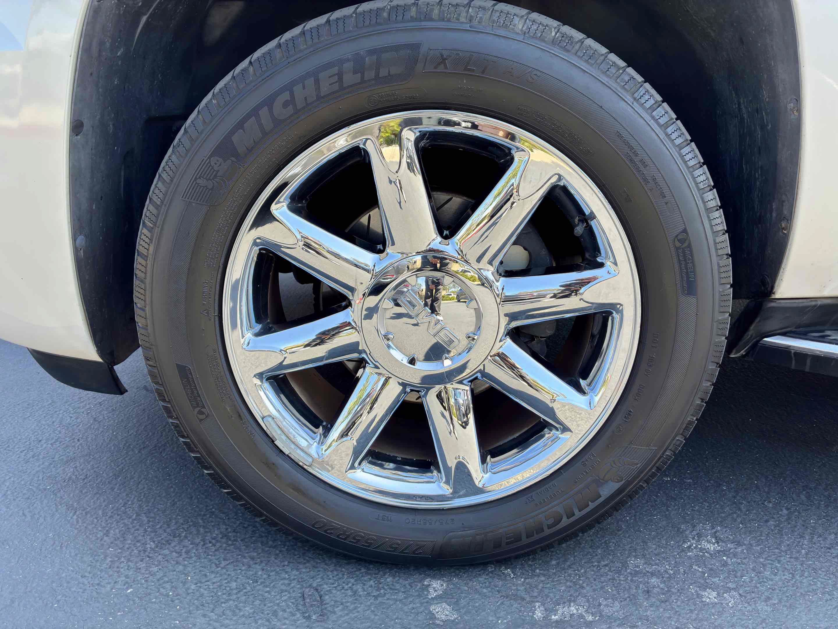 Used 2012 GMC Yukon Denali AWD/4WD image 12