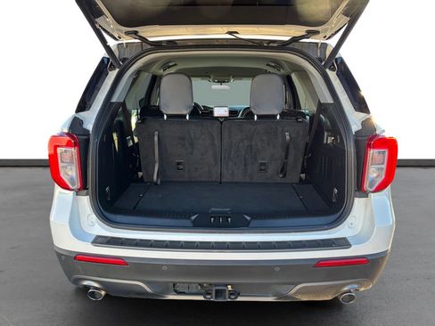 Used 2024 Ford Explorer XLT w/ Equipment Group 202A image 24