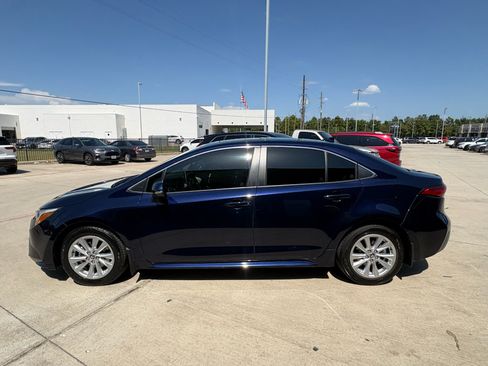 Used 2024 Toyota Corolla XLE FWD image 5