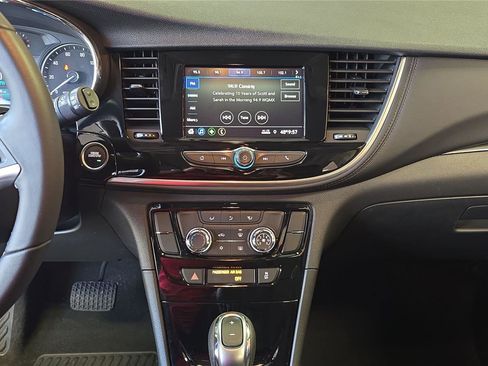 Used 2022 Buick Encore Preferred w/ Safety Package image 18