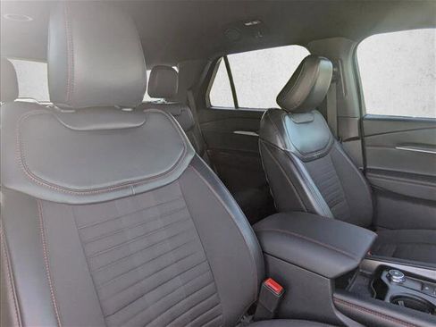 Used 2025 Ford Explorer ST-Line image 28