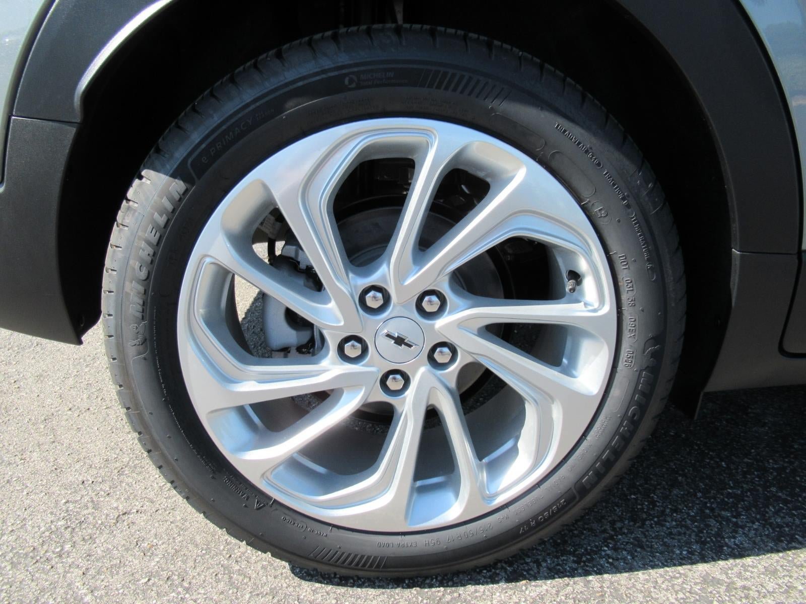 New 2027 Chevrolet Bolt LT w/ Comfort Package FWD image 8