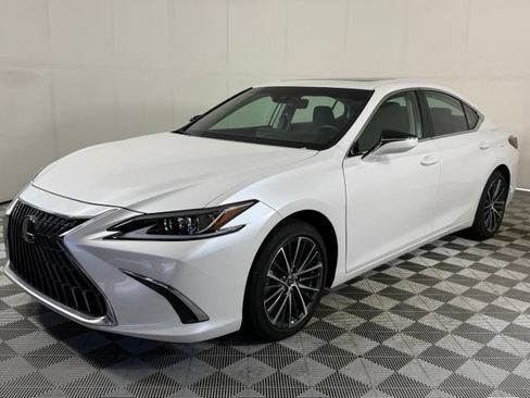 Used 2025 Lexus ES 350 w/ Premium Package FWD image 2