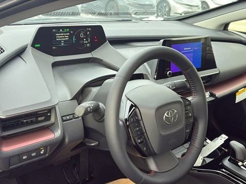 New 2026 Toyota Prius SE image 10