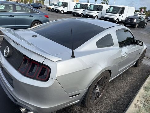 Used 2013 Ford Mustang GT Premium w/ Comfort Pkg image 4