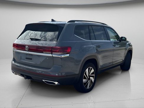 Used 2025 Volkswagen Atlas SE AWD/4WD image 5