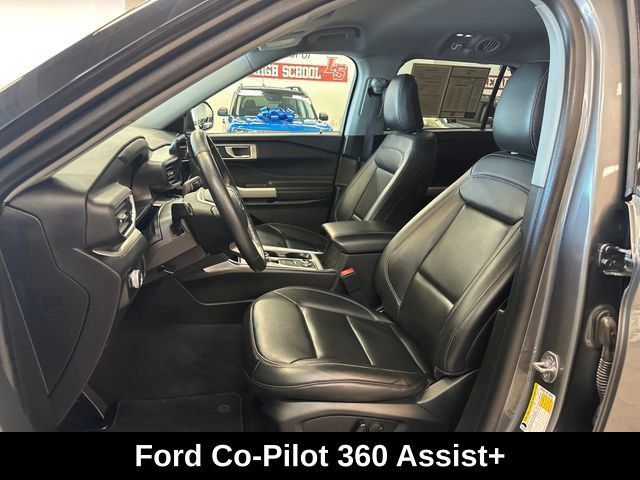 Used 2023 Ford Explorer XLT w/ Equipment Group 202A AWD/4WD image 4
