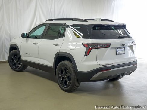 New 2026 Chevrolet Equinox LT image 8