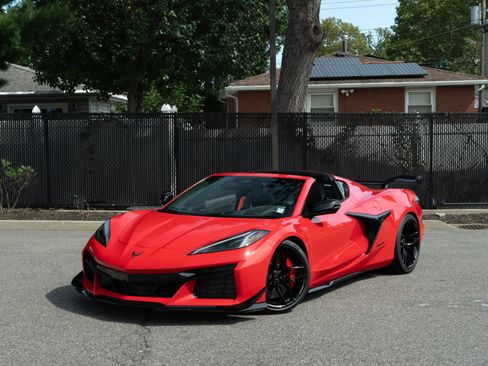 Used 2025 Chevrolet Corvette Z06 w/ Z07 Performance Package RWD image 45