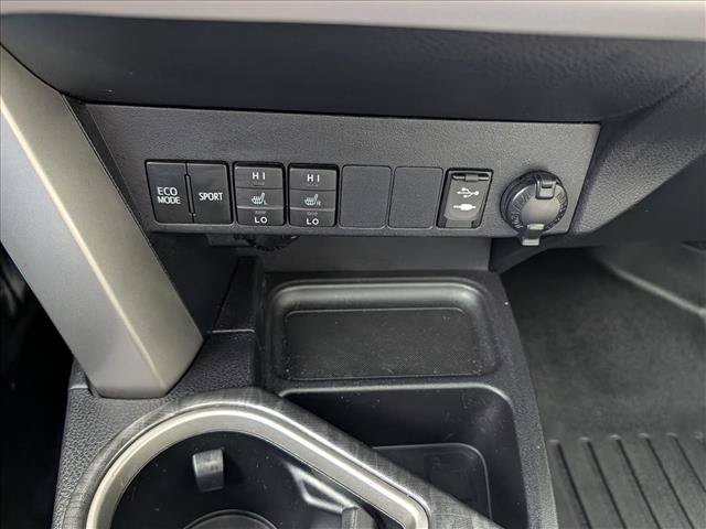 Used 2017 Toyota RAV4 Platinum AWD/4WD image 31