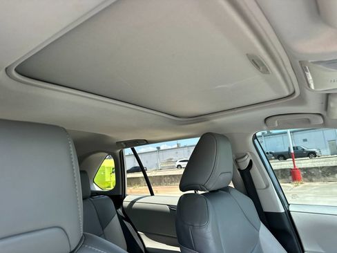 Used 2021 Toyota RAV4 XLE Premium FWD image 17
