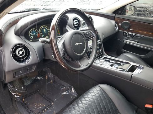 Used 2019 Jaguar XJ L Supercharged image 22