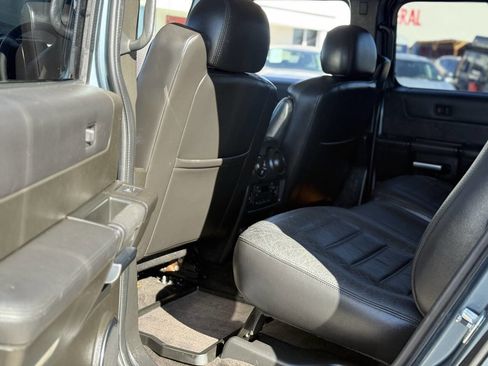 Used 2005 HUMMER H2 Base 4WD 4dr SUV w/ Preferred Equipment Group image 4